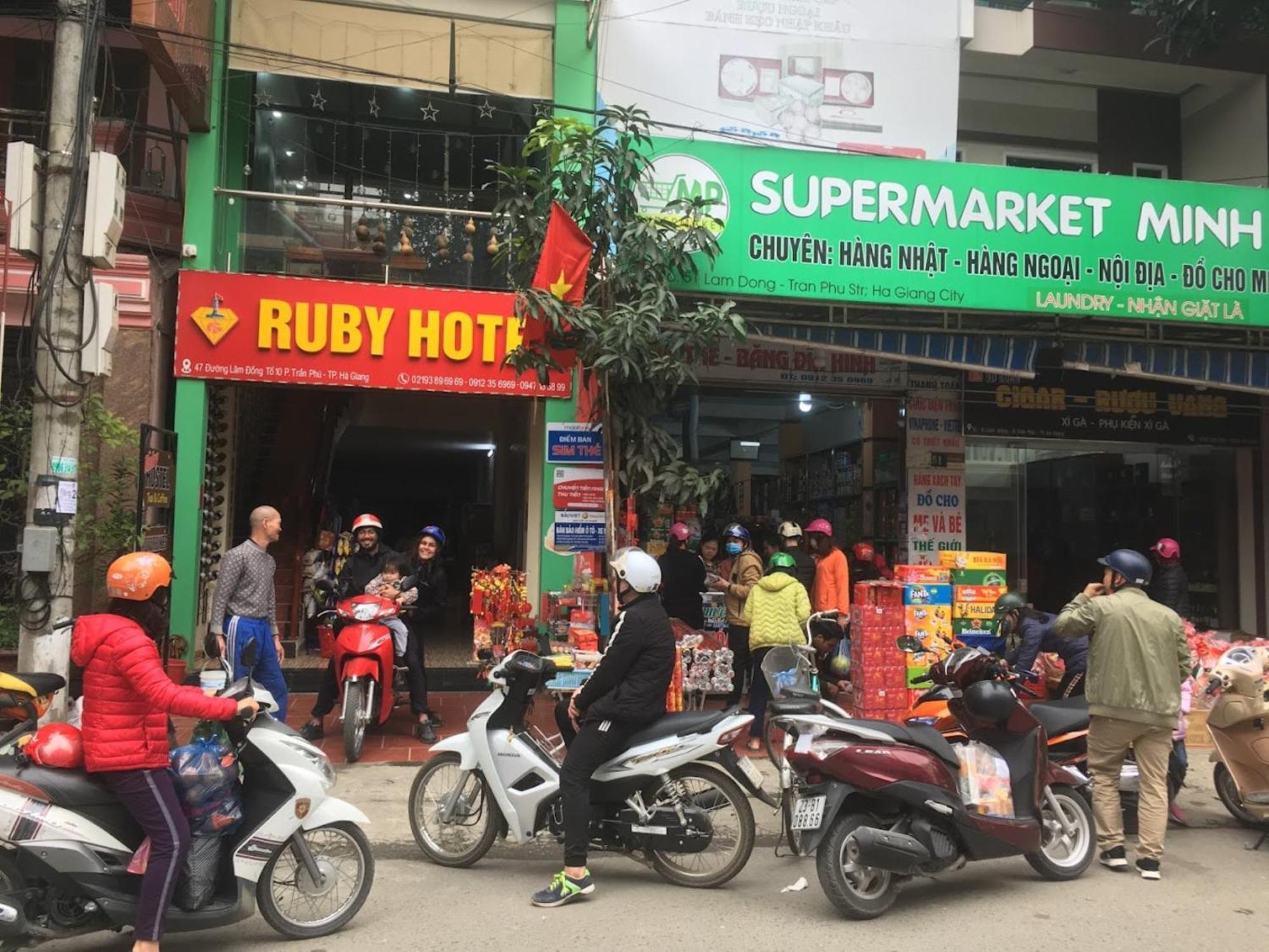 Ruby Hostel Ha Giang Eksteriør bilde