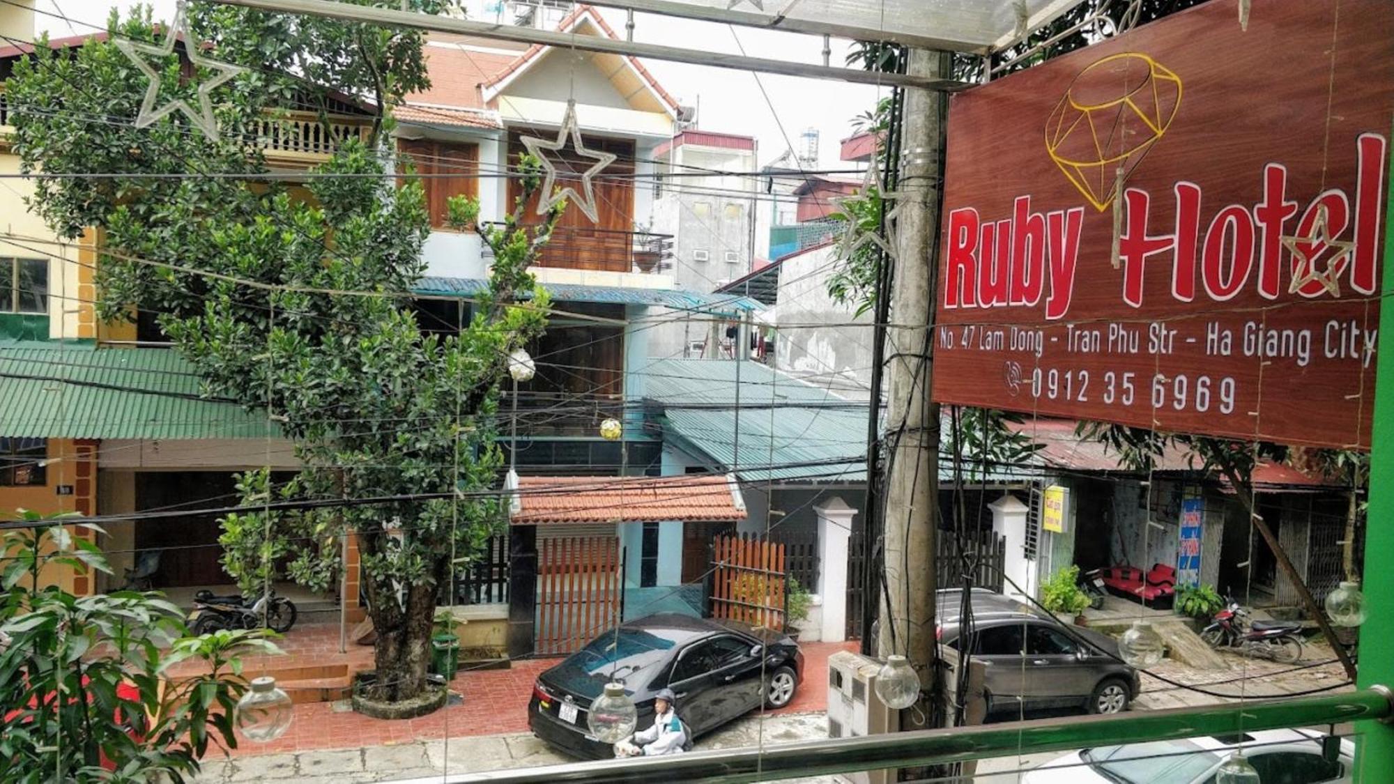 Ruby Hostel Ha Giang Eksteriør bilde